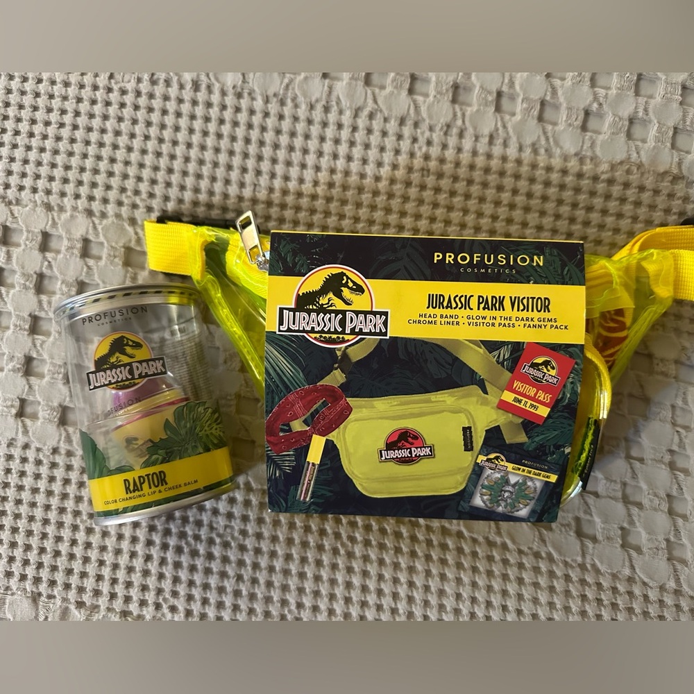 Jurassic Park Profusion Makeup Set NEW